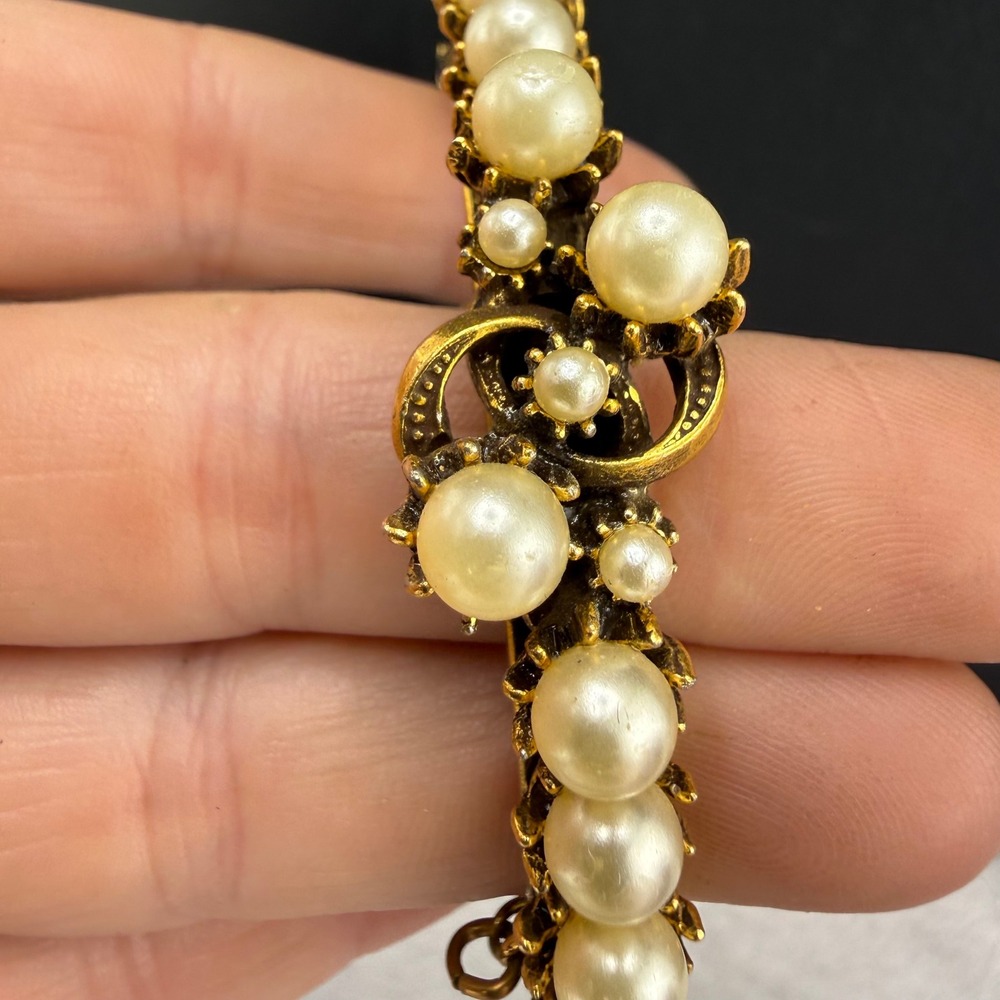 Vintage Florenza Bangle Bracelet Victorian Revival GoldTone Faux Pearl 6.5in